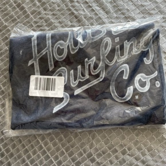 HOLLISTER NEW T SHIRT SIZE M - Picture 3 of 3